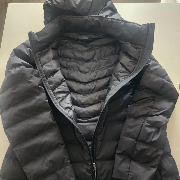 Women's Black Puffer Jacket - Picture 10 of 11